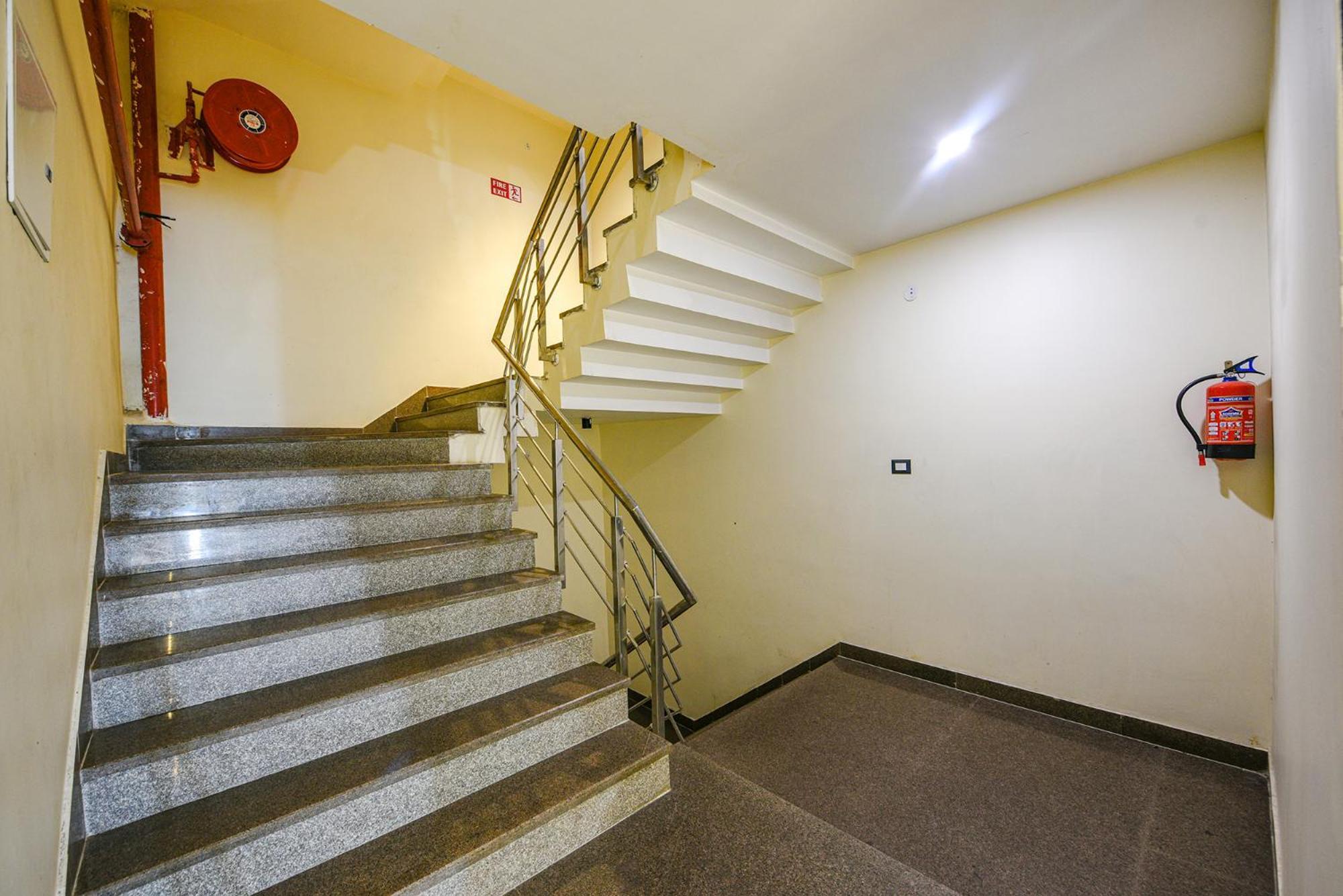 Fabhotel Prime Apple Tree Residency Ню Делхи Екстериор снимка