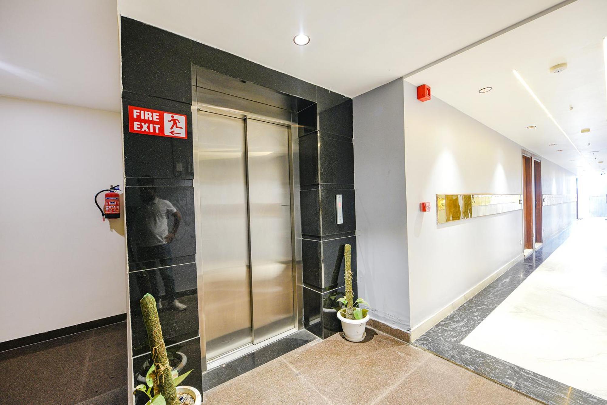 Fabhotel Prime Apple Tree Residency Ню Делхи Екстериор снимка